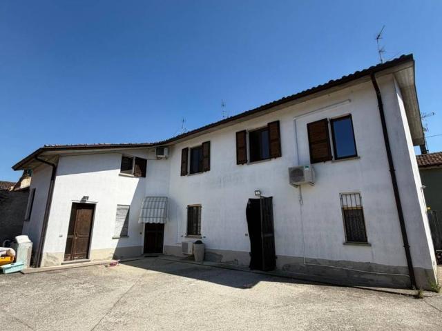 Casa indipendente in vendita a Azzanello CR