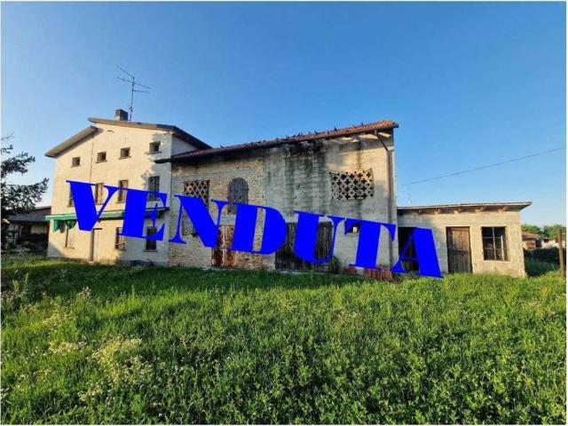 Casa indipendente in vendita a Azzano Decimo PN