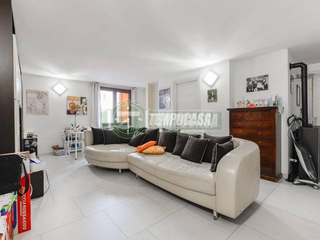 Casa indipendente in vendita a Azzano San Paolo