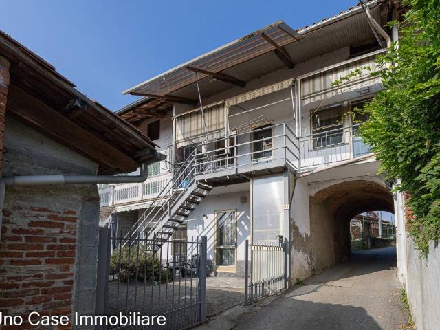 Casa indipendente in vendita a Azeglio TO
