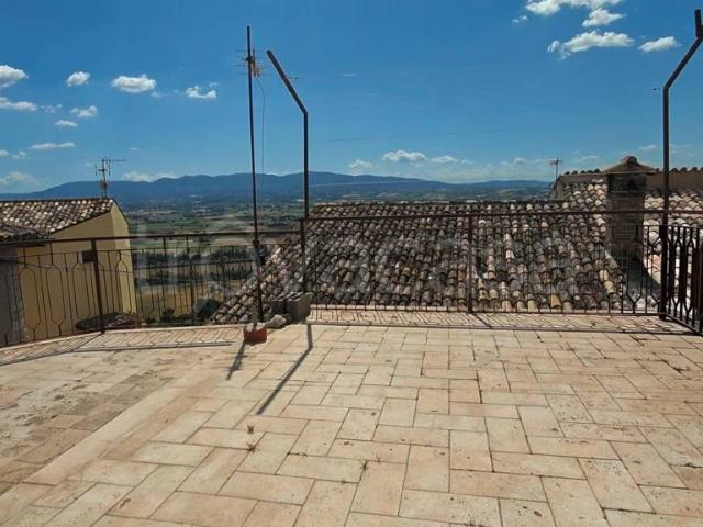 Casa indipendente in vendita a Bovara, Trevi