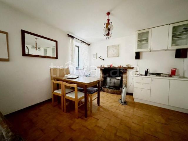 Casa indipendente in vendita a Boveglio, Villa Basilica