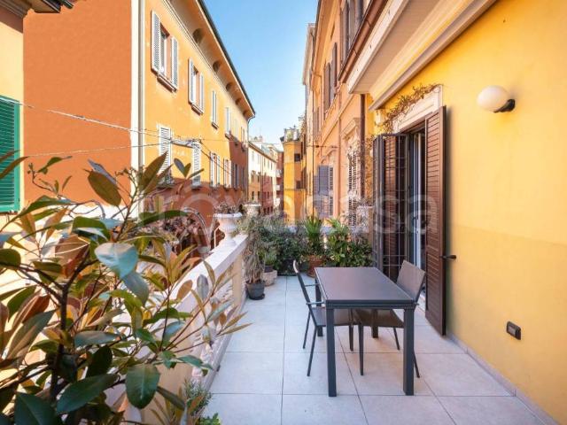Casa indipendente in vendita a Bologna via Borgo Nuovo, Centro Storico
