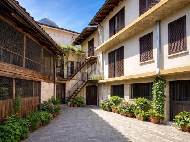 Casa indipendente in vendita a Boltiere piazza Marconi, 4