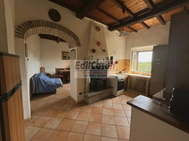 Casa indipendente in vendita a Bomarzo VT