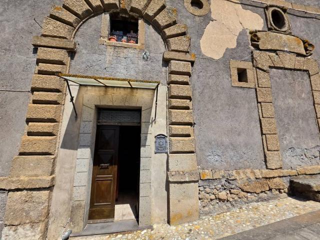 Casa indipendente in vendita a Bomarzo VT