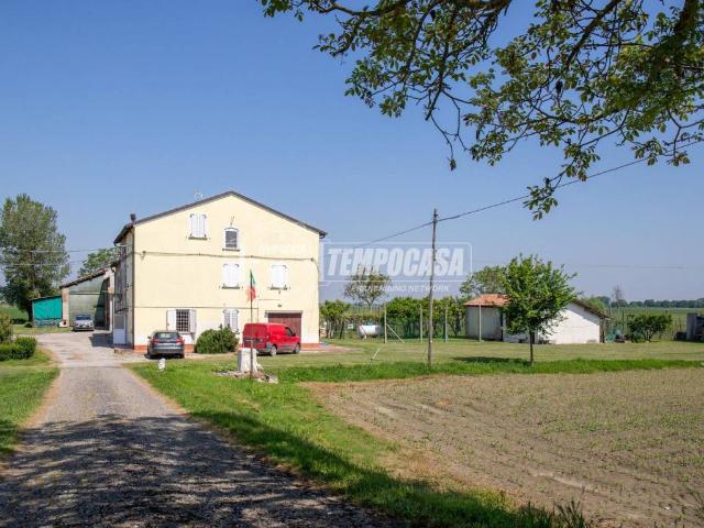 Casa indipendente in vendita a Bondeno FE