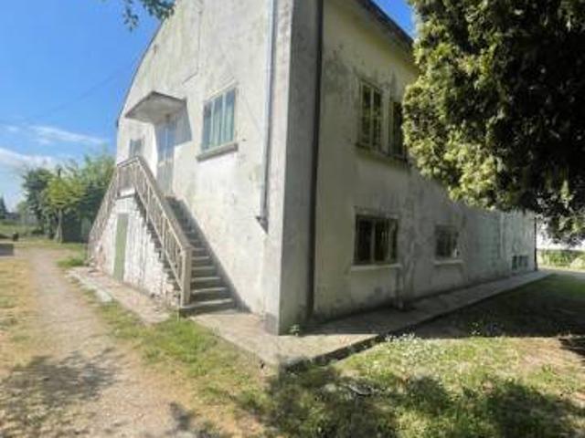 Casa indipendente in vendita a Bondeno FE