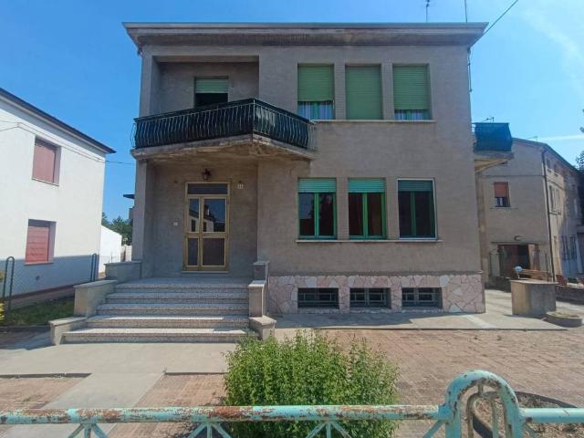 Casa indipendente in vendita a Bondeno FE