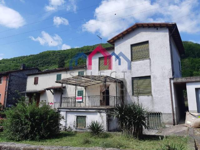 Casa indipendente in vendita a Borgo a Mozzano LU