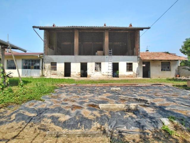 Casa indipendente in vendita a Borgo d'Ale VC