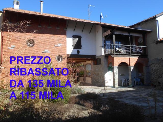 CASA INDIPENDENTE in VENDITA a BORGO D'ALE di 6 vani