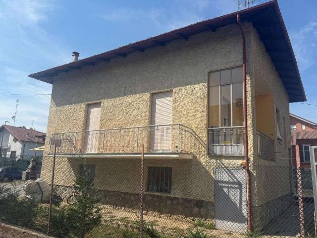 Casa indipendente in vendita a Borgo San Dalmazzo CN