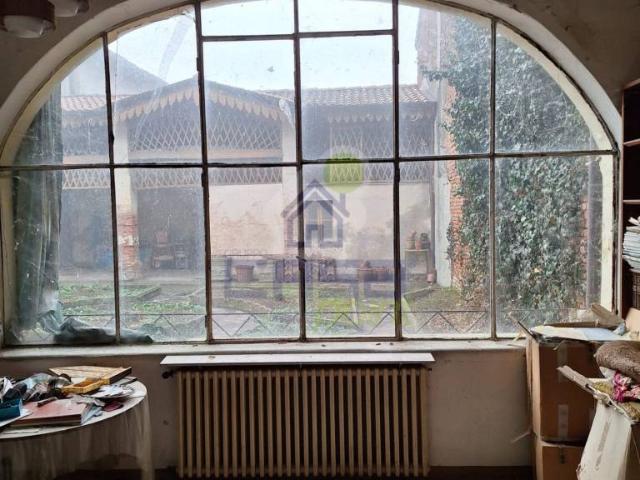 Casa indipendente in vendita a Borgo San Giacomo piazza Italo Baldo 5