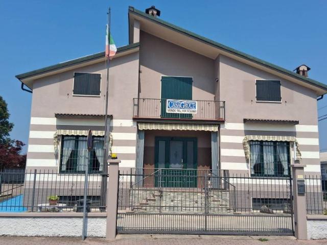 Casa indipendente in vendita a Borgo San Giacomo via Gabiano