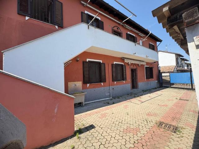 Casa indipendente in vendita a Borgo San Siro PV