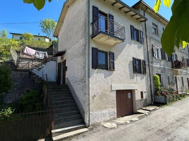 Casa indipendente in vendita a Borgo Val di Taro PR