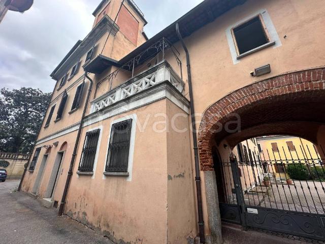 Casa indipendente in vendita a Borgo Vercelli via Castello Bulgaro, 5