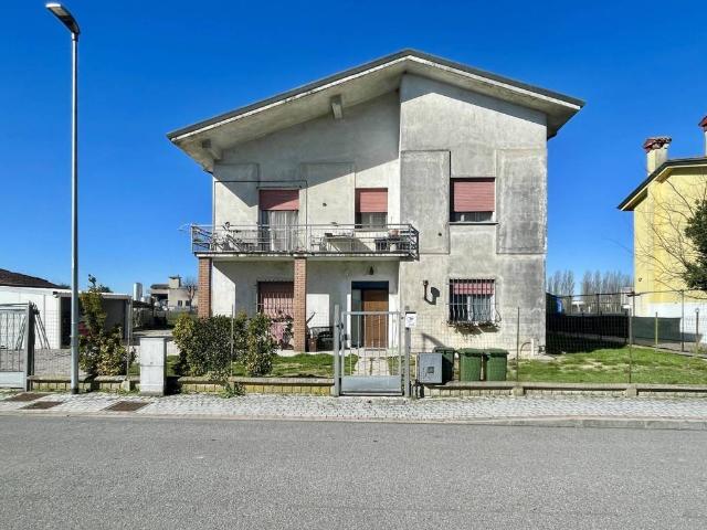 Casa indipendente in vendita a Borgo Virgilio MN