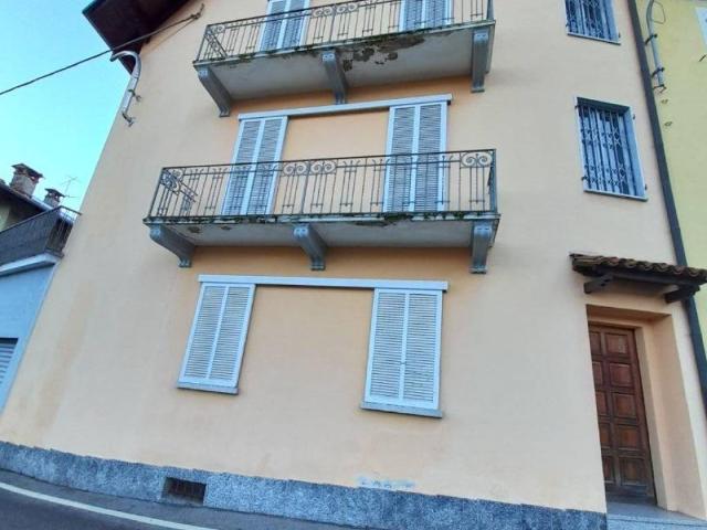 Casa indipendente in vendita a Borgosesia VC