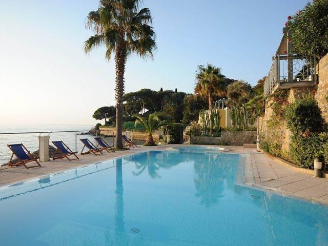 Casa indipendente in vendita a Bordighera IM