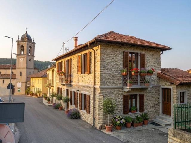 Casa indipendente in vendita a Bosia CN