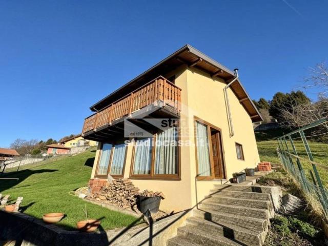 Casa indipendente in vendita a Bossico