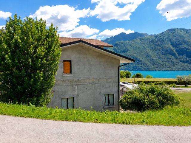 Casa indipendente in vendita a Bagolino BS