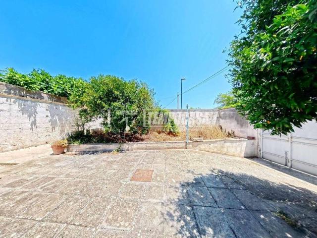 Casa indipendente in vendita a Bagnolo del Salento via ss. Medici 31