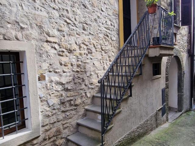 Casa indipendente in vendita a Bagnone