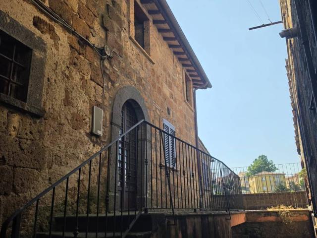 Casa indipendente in vendita a Bagnoregio VT