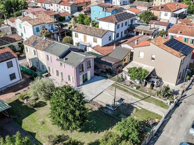 Casa indipendente in vendita a Bagnacavallo RA