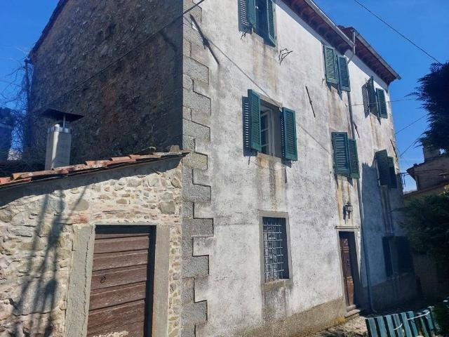 Casa indipendente in vendita a Bagni di Lucca LU