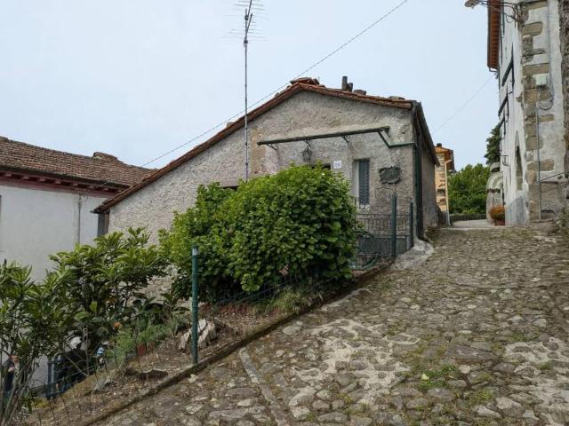 Casa indipendente in vendita a Bagni di Lucca LU