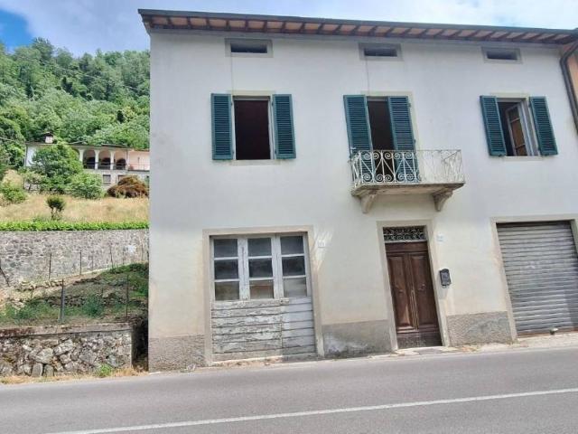 Casa indipendente in vendita a Bagni di Lucca LU