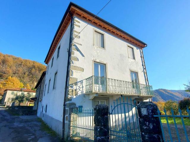 Casa indipendente in vendita a Bagni di Lucca LU