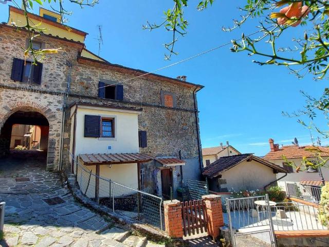 Casa indipendente in vendita a Bagni di Lucca LU