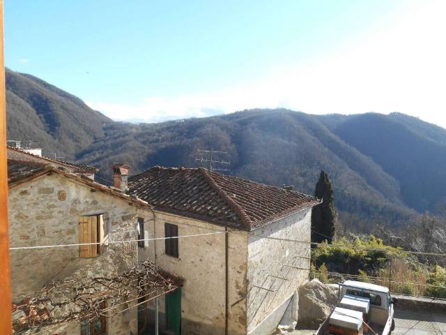 Casa indipendente in vendita a Bagni di Lucca LU