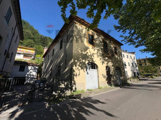 Casa Indipendente in vendita a Bagni di Lucca, Ponte a Serraglio