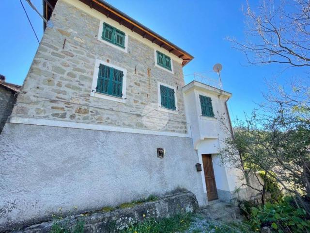 Casa indipendente in vendita a Bajardo IM