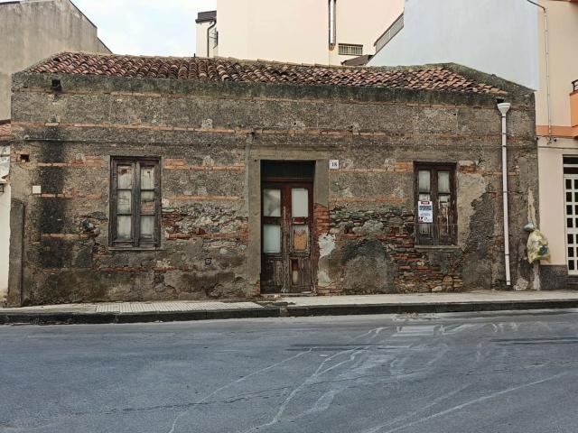 Casa indipendente in vendita a Barcellona Pozzo di Gotto