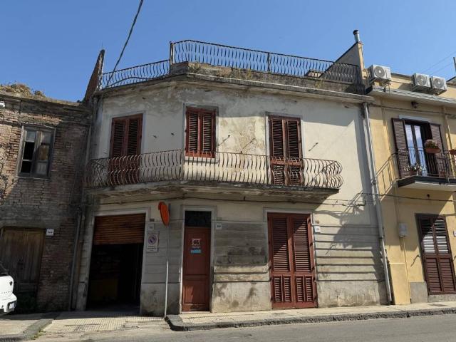 Casa indipendente in vendita a Barcellona Pozzo di Gotto ME