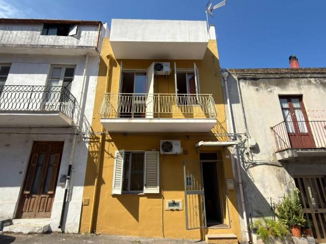 Casa indipendente in vendita a Barcellona Pozzo di Gotto ME