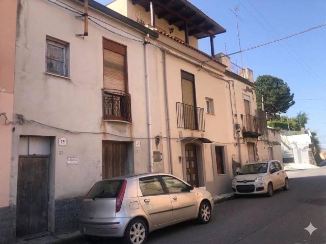 Casa indipendente in vendita a Barcellona Pozzo di Gotto ME