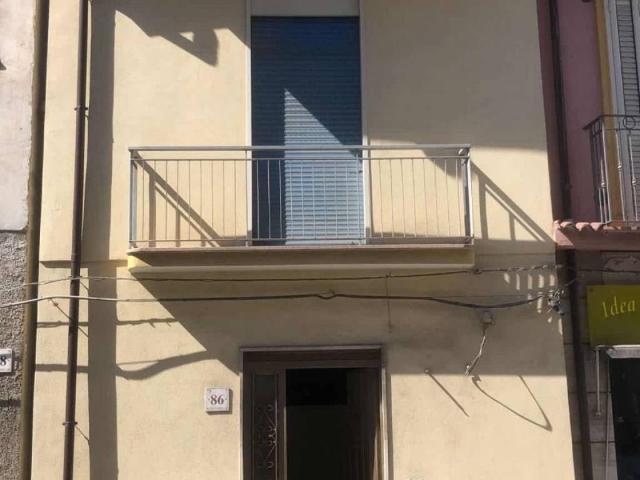 Casa indipendente in vendita a Barcellona Pozzo di Gotto ME