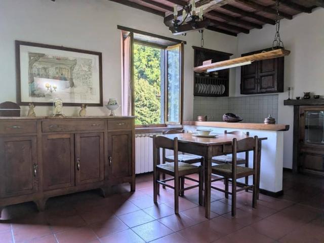 Casa indipendente in vendita a Barga LU