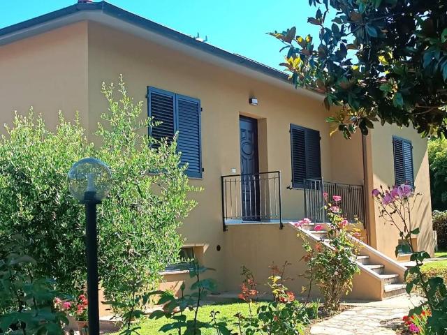 Casa indipendente in vendita a Barga LU