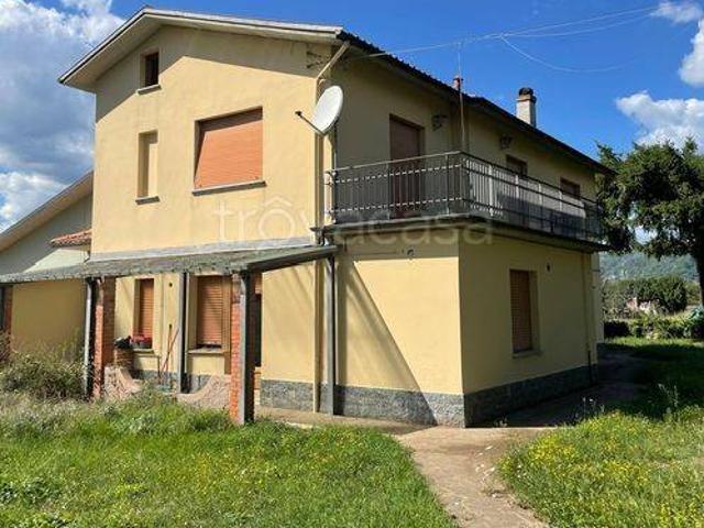 Casa indipendente in vendita a Barga via Della Colombaia