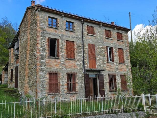 Casa indipendente in vendita a Bardi PR
