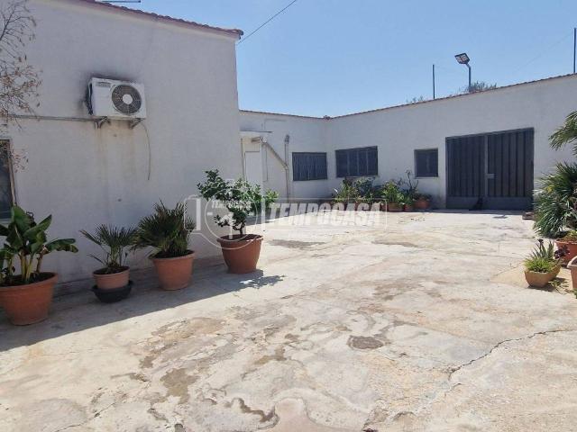 Casa indipendente in vendita a Bari BA